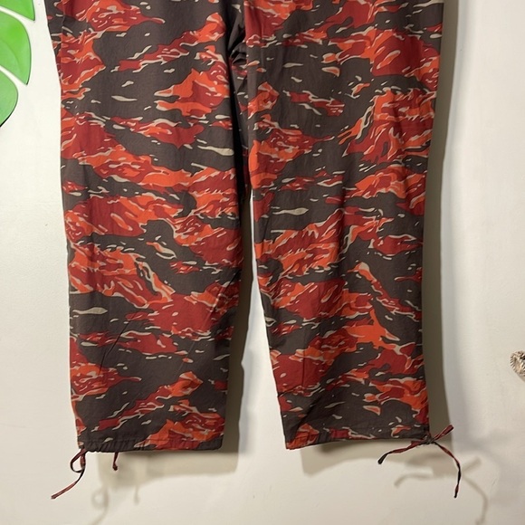 Good American UNISEX Cargo Uniform Pants in Desert Camo0001 size 18 - Picture 10 of 14